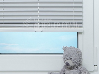 Мун блэкаут светло-серый