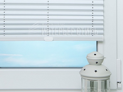 Мун блэкаут белый