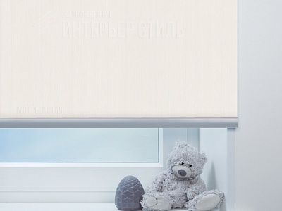 Лусто снежно-белый